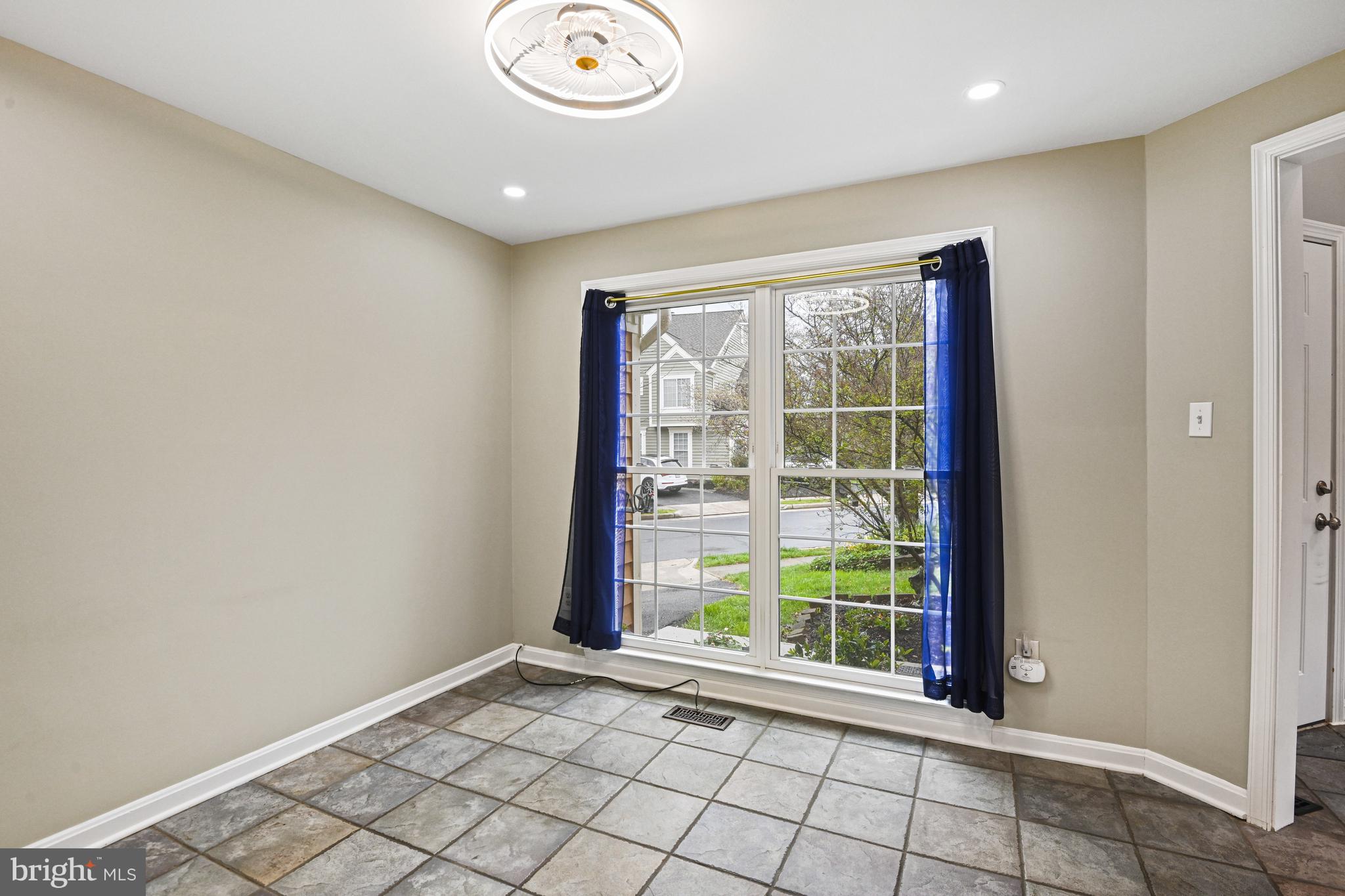 ASHBURN FARM - Residential