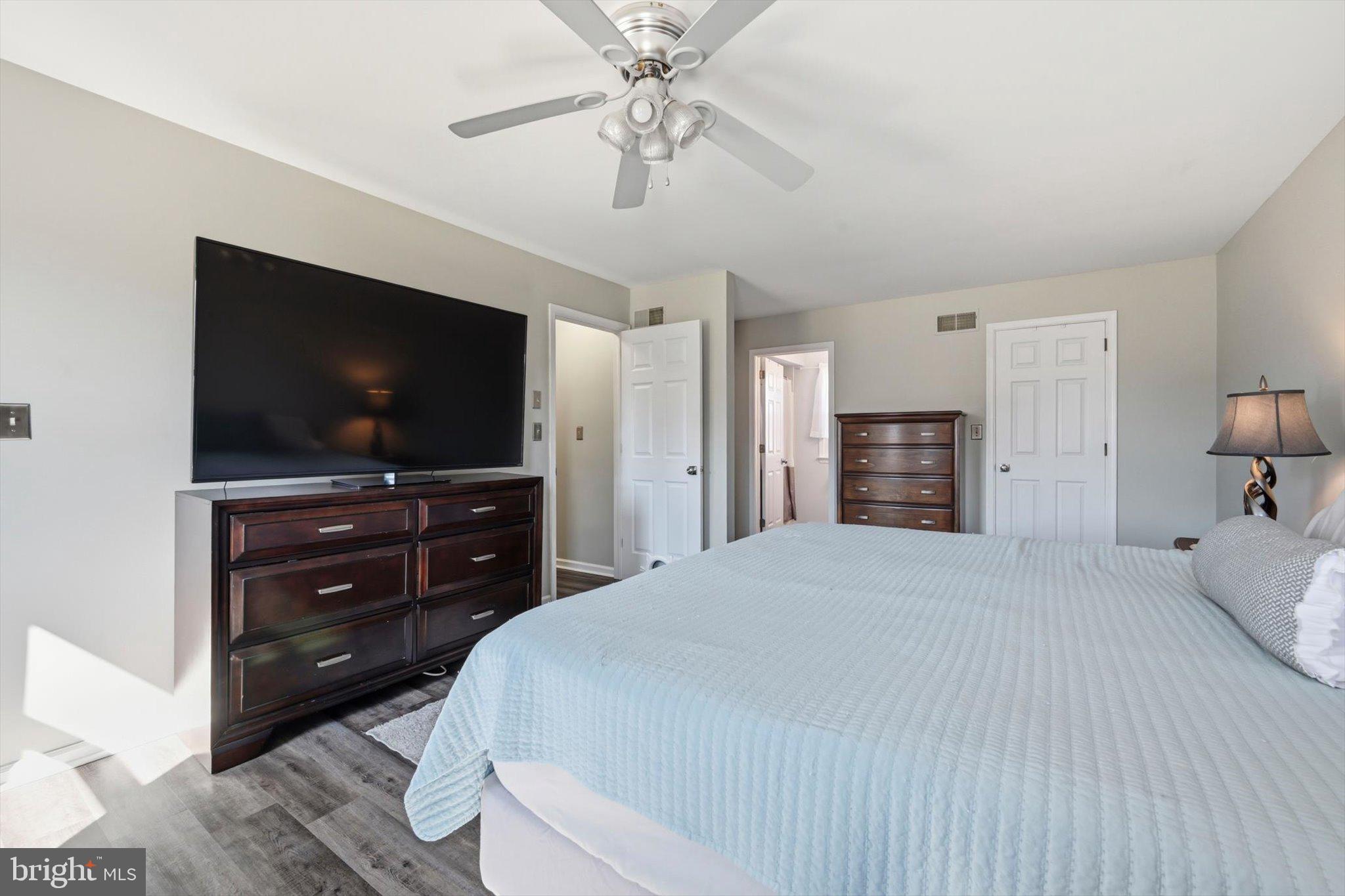 NORTHRIDGE - Residential