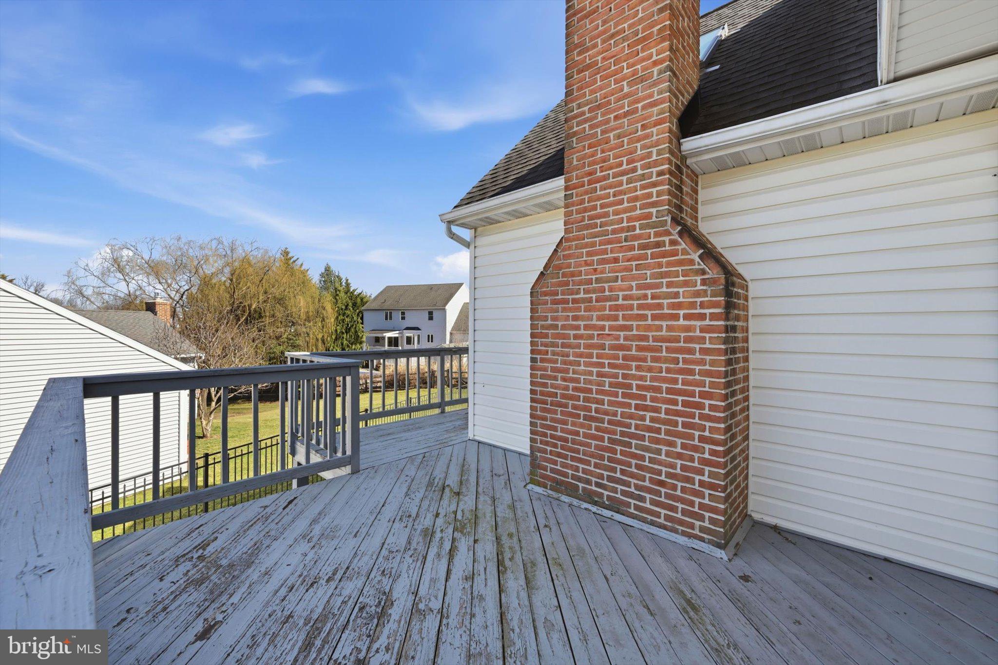 NORTHRIDGE - Residential