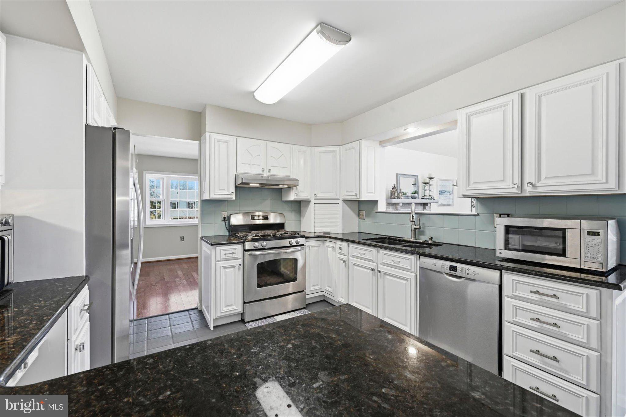 NORTHRIDGE - Residential