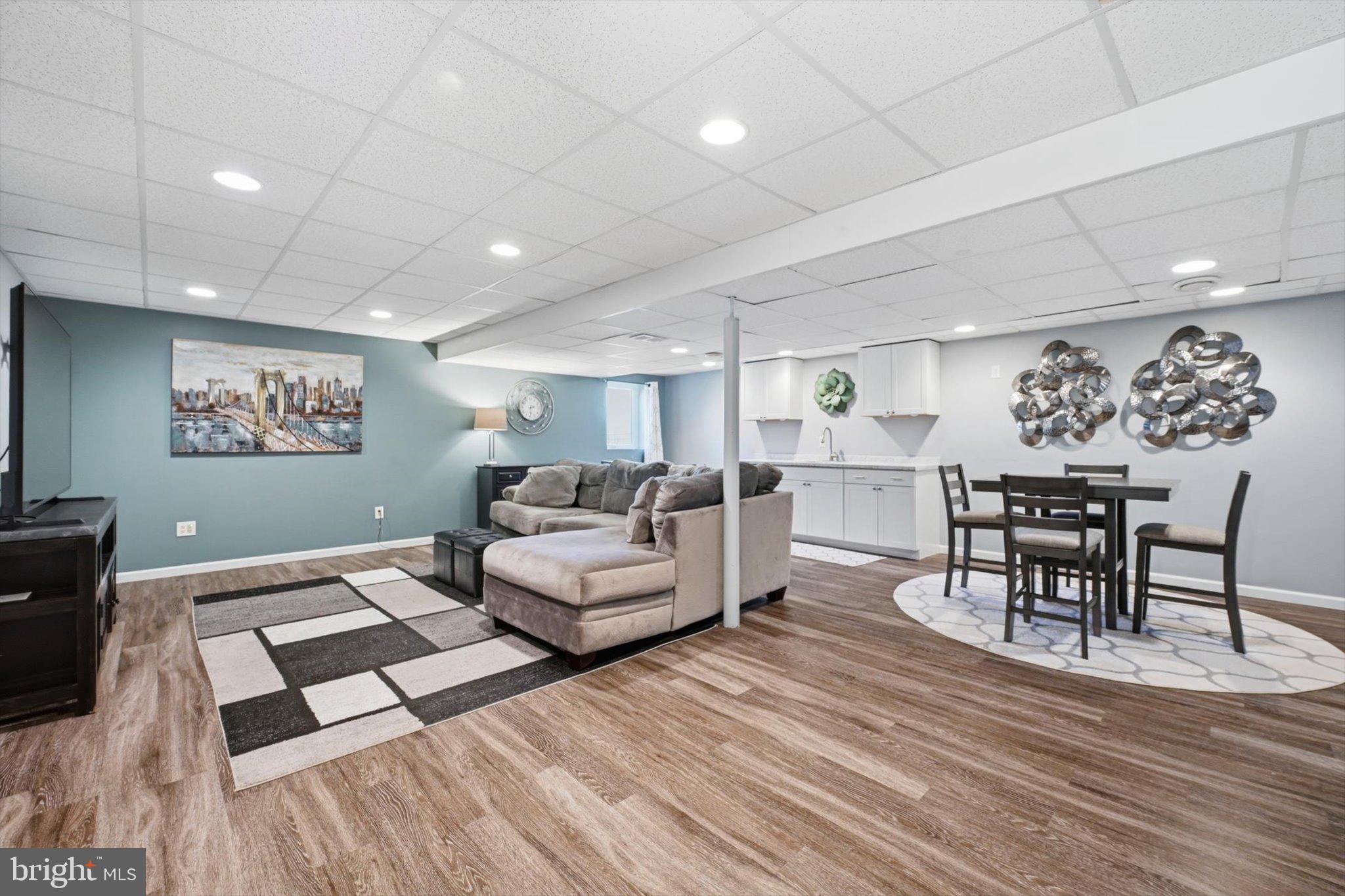 NORTHRIDGE - Residential