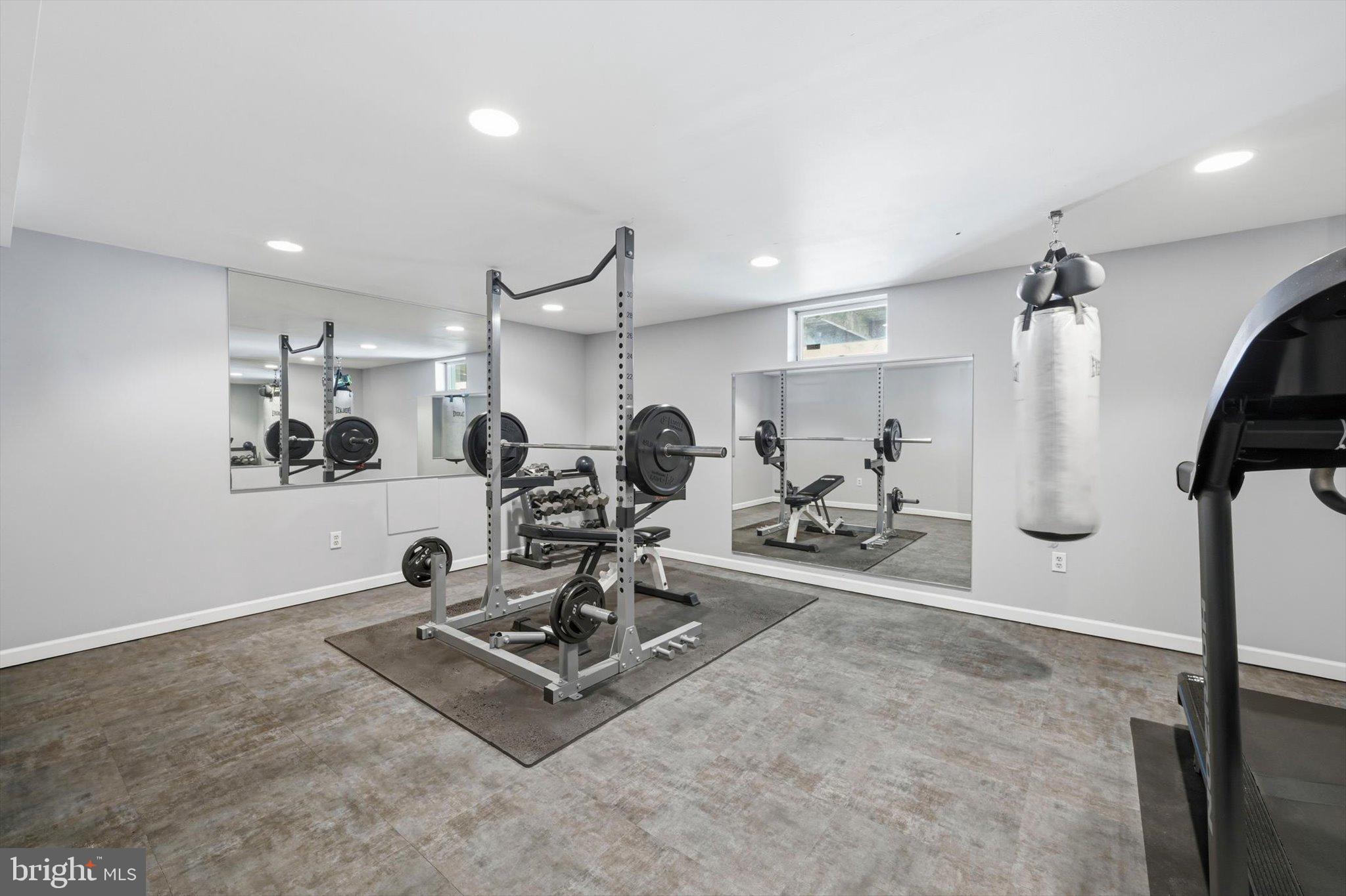 NORTHRIDGE - Residential