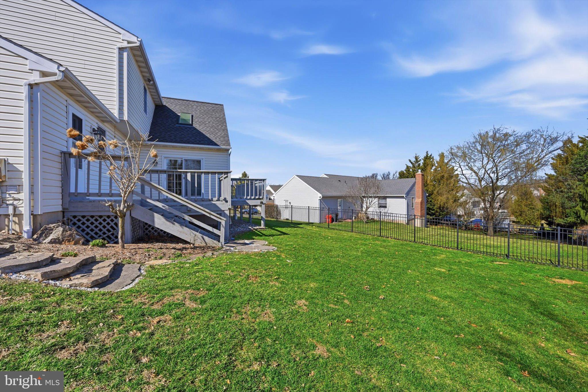 NORTHRIDGE - Residential