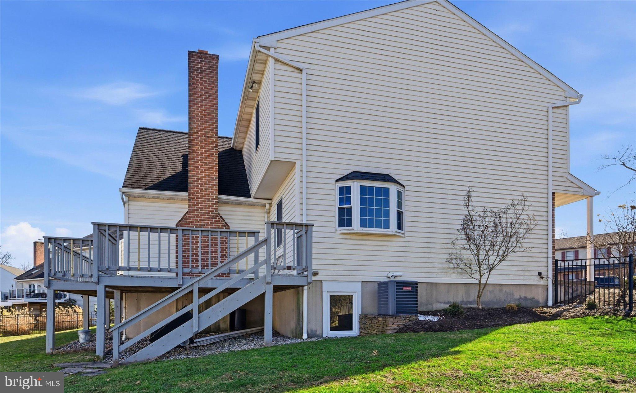 NORTHRIDGE - Residential