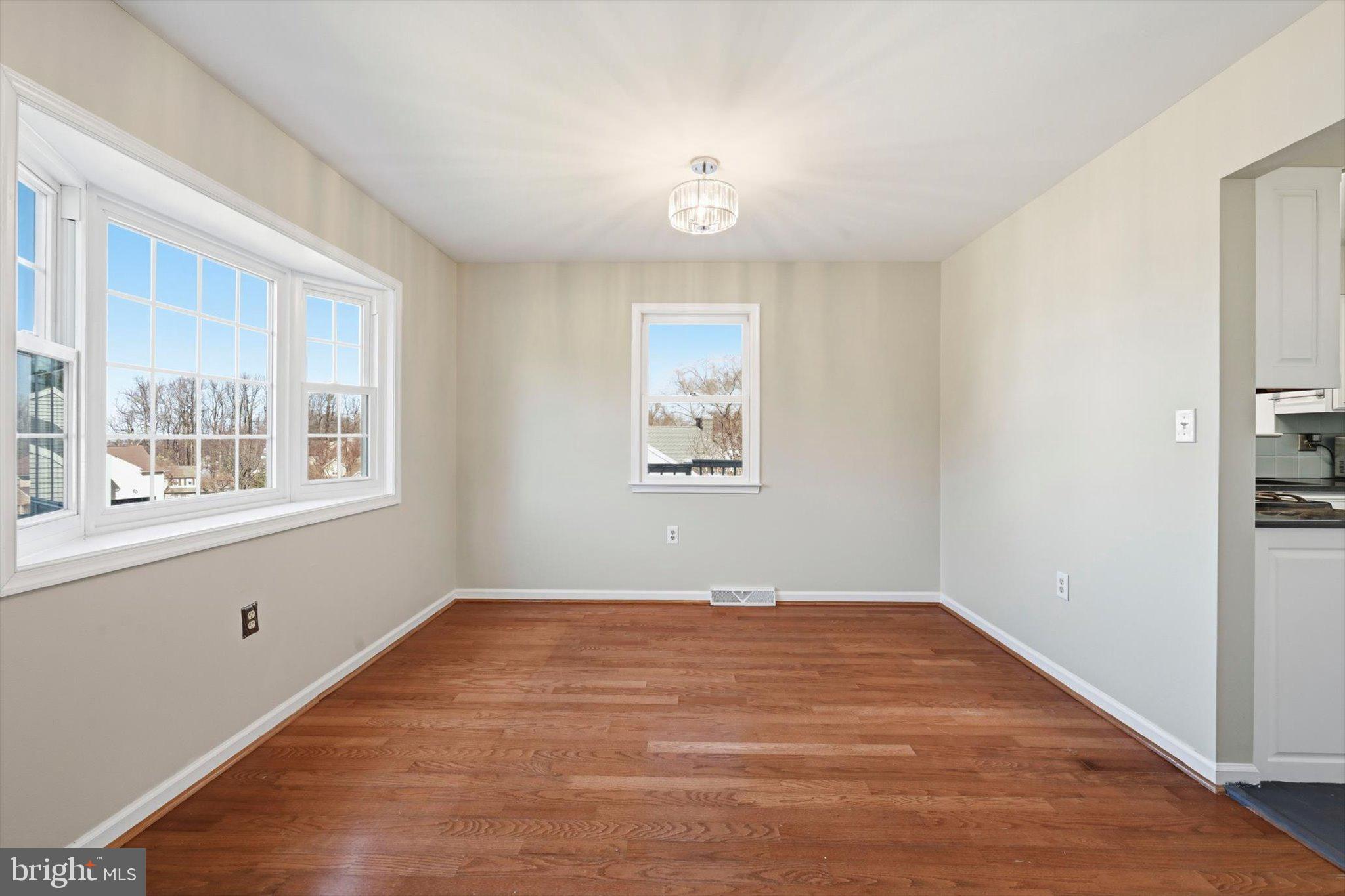 NORTHRIDGE - Residential