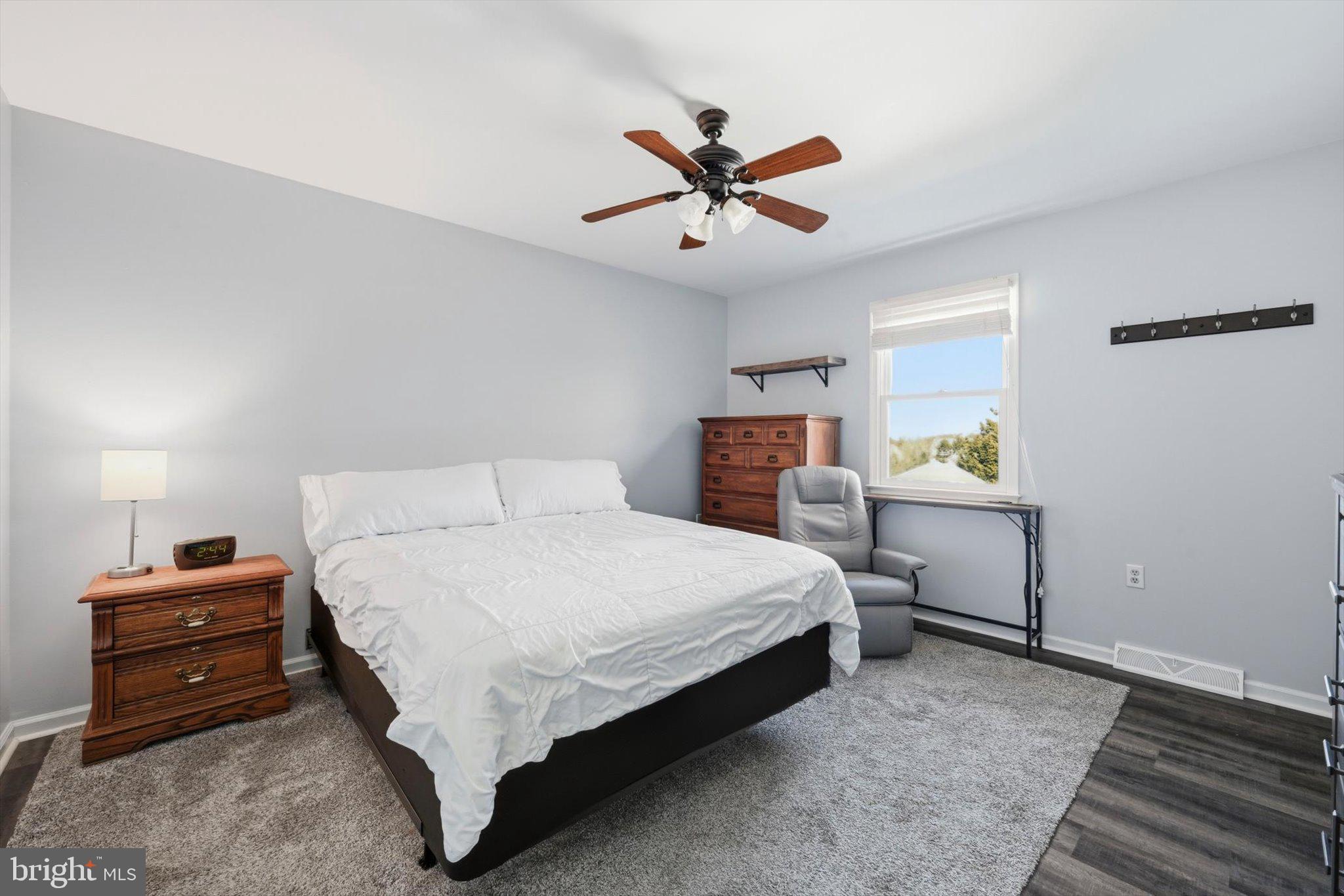 NORTHRIDGE - Residential