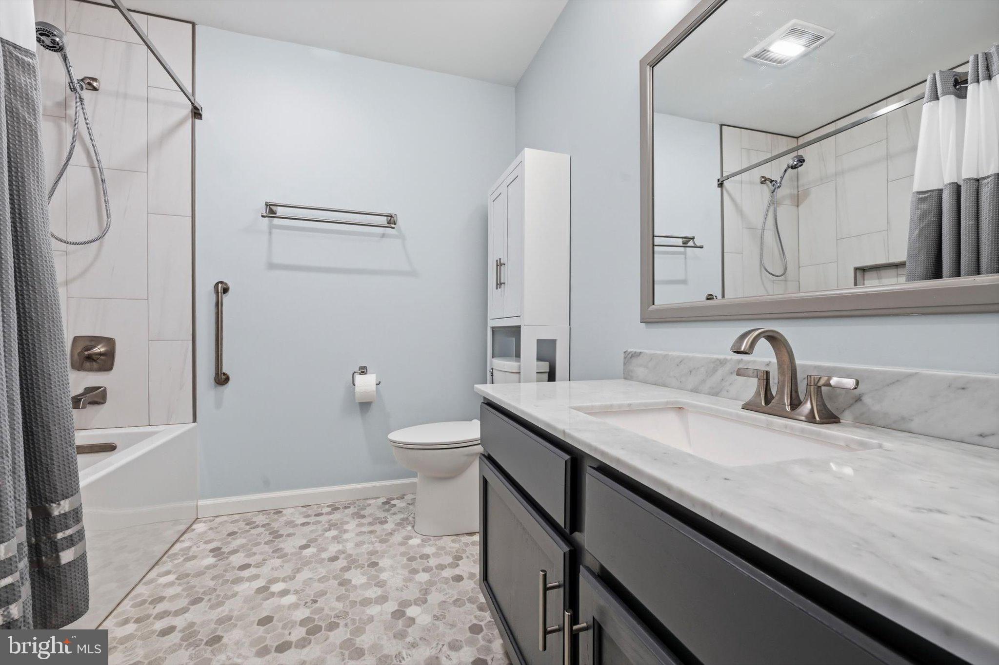 NORTHRIDGE - Residential