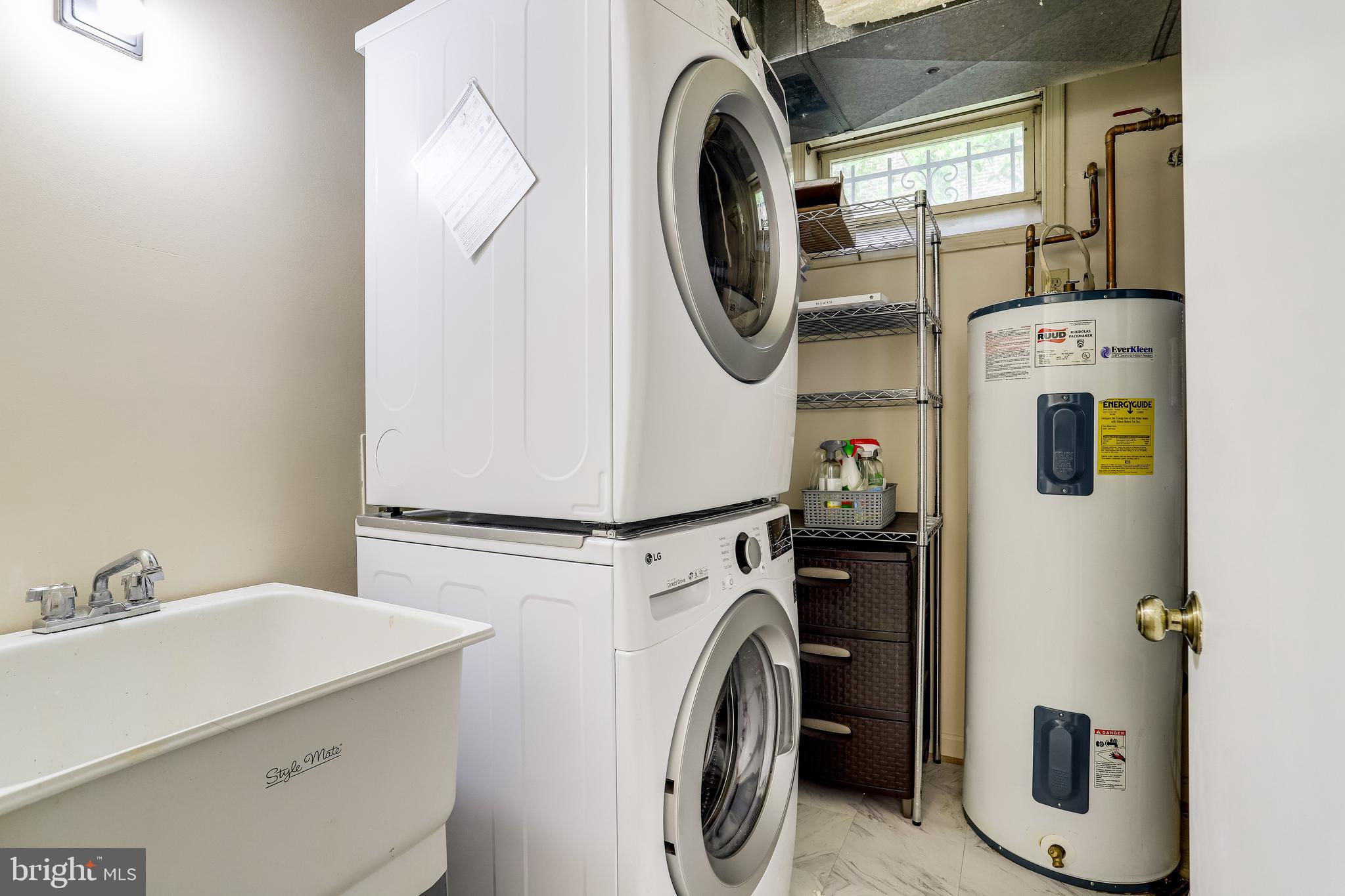 LAUREL MEWS - Residential