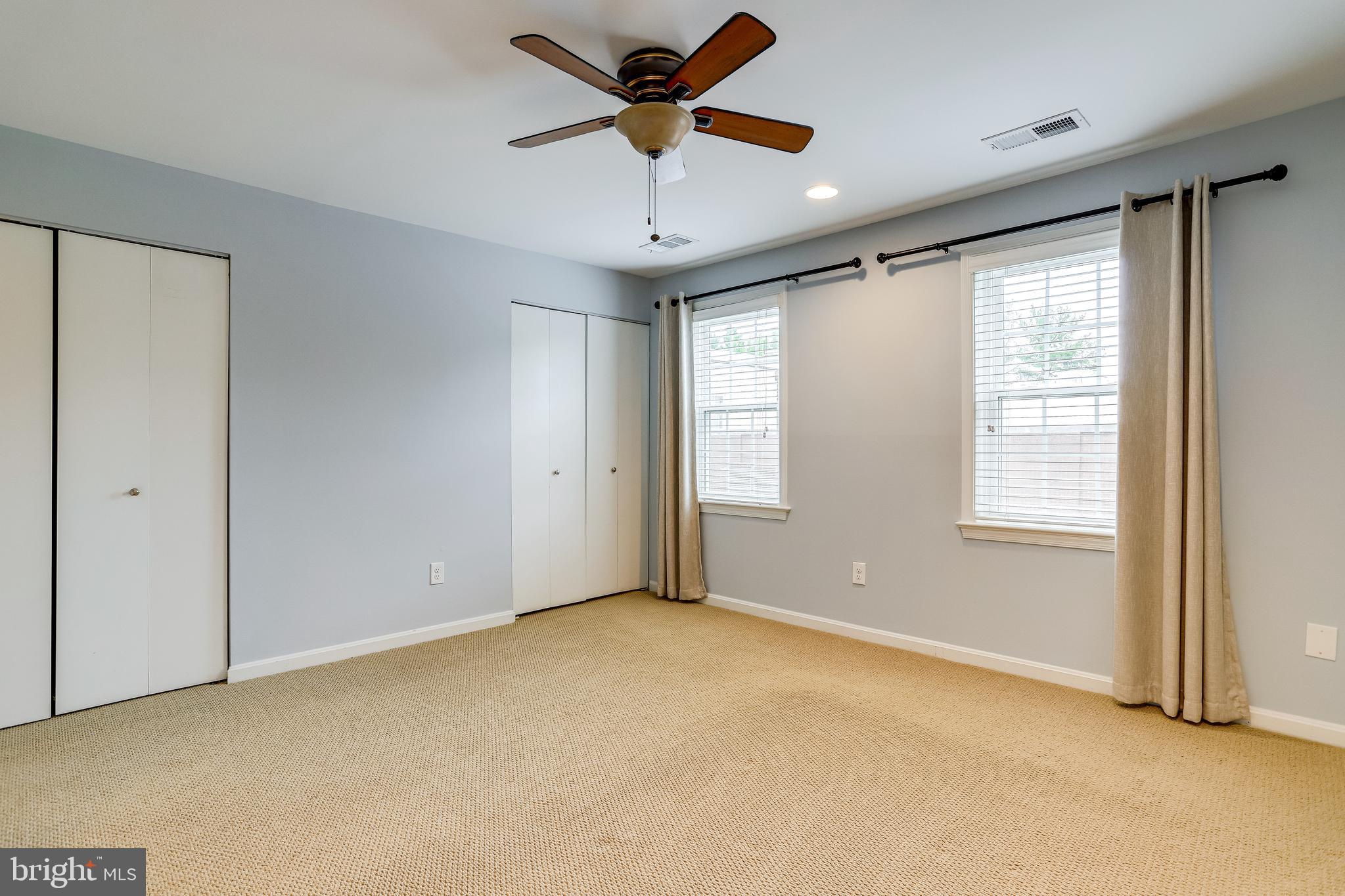 LAUREL MEWS - Residential