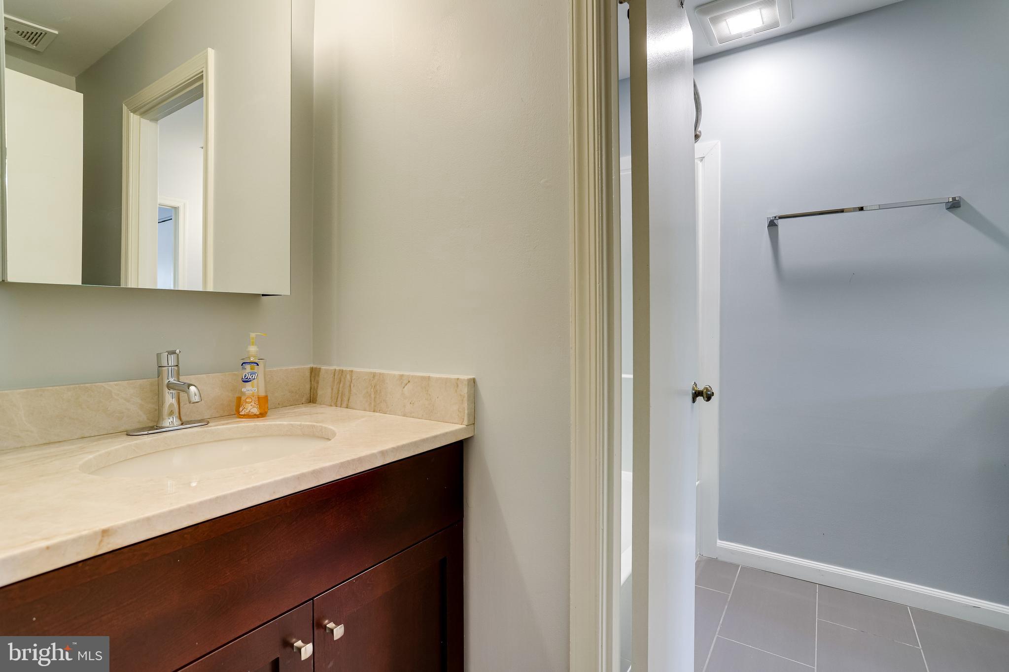 LAUREL MEWS - Residential