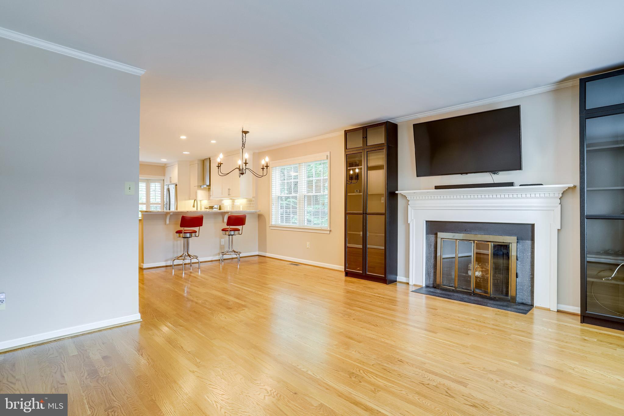 LAUREL MEWS - Residential