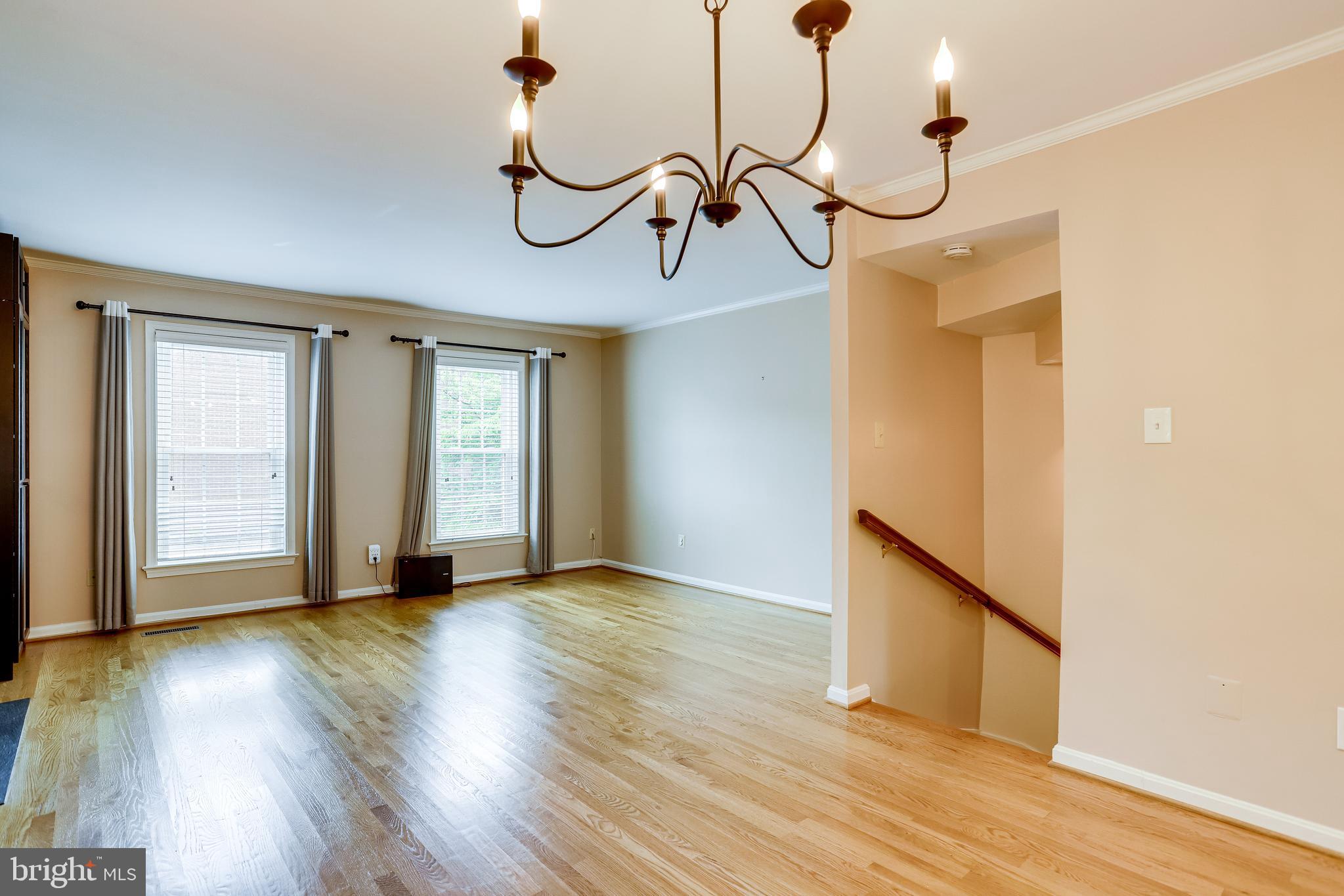 LAUREL MEWS - Residential