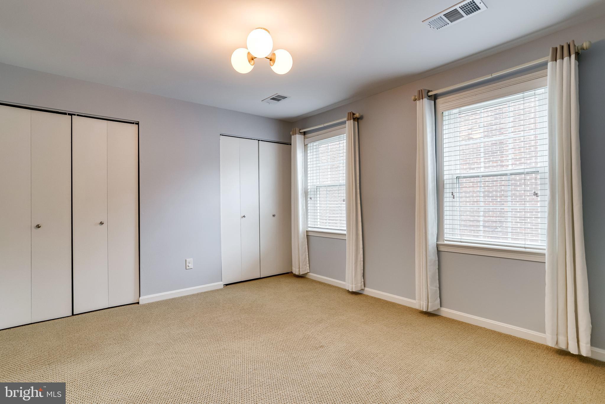 LAUREL MEWS - Residential