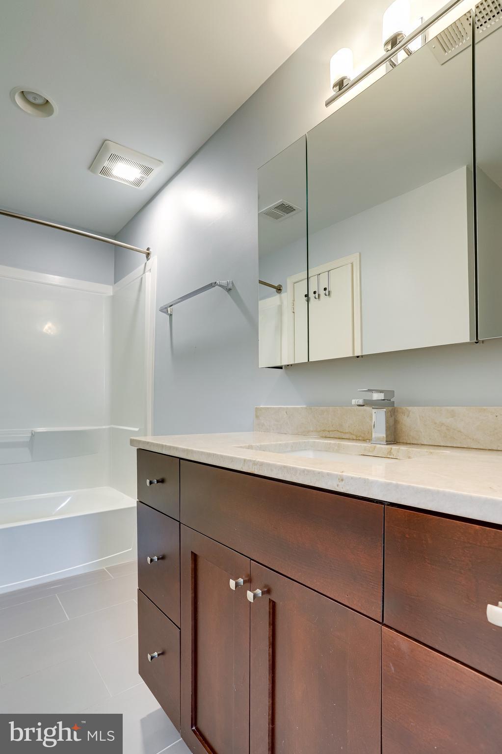 LAUREL MEWS - Residential