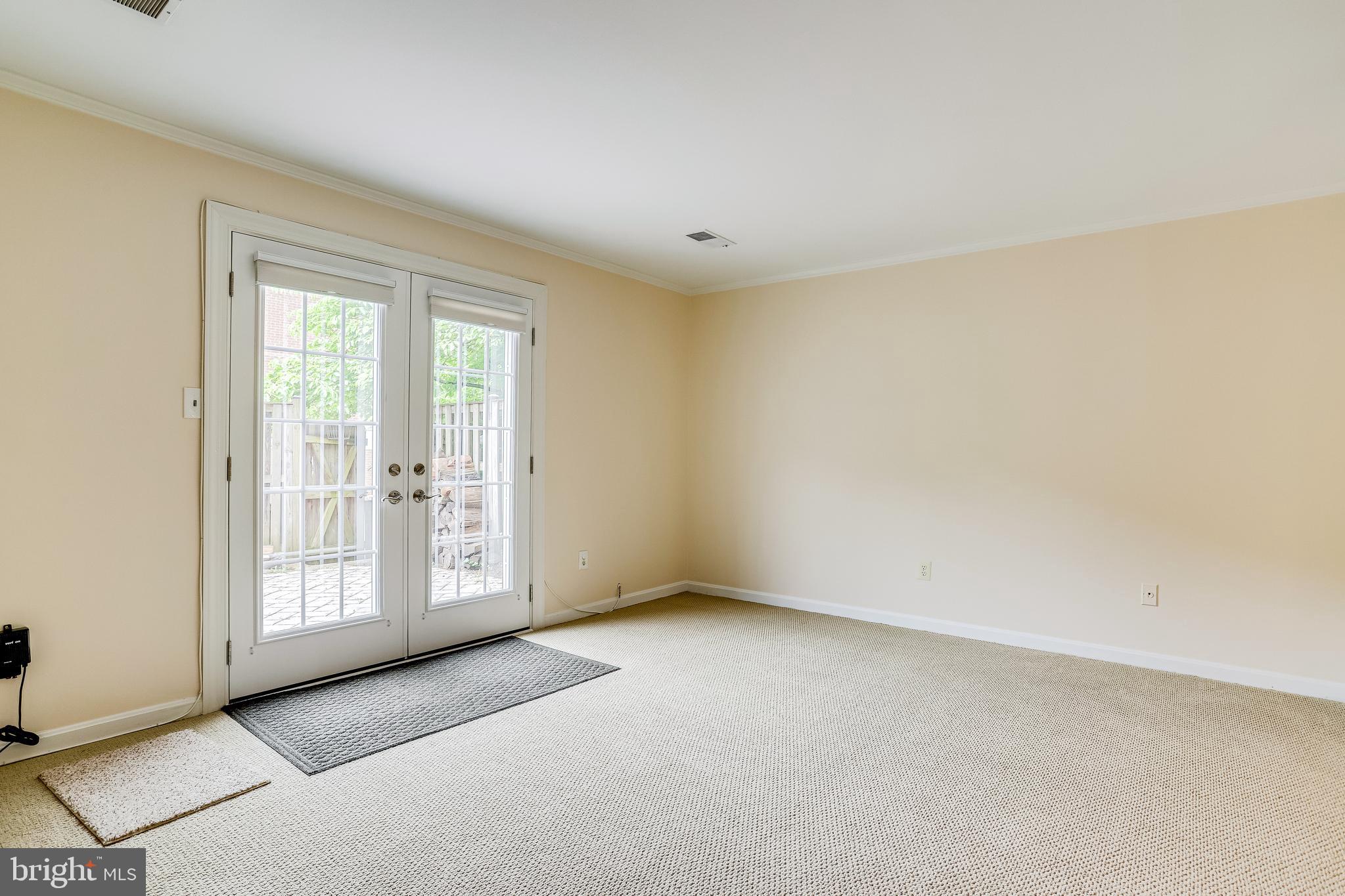 LAUREL MEWS - Residential