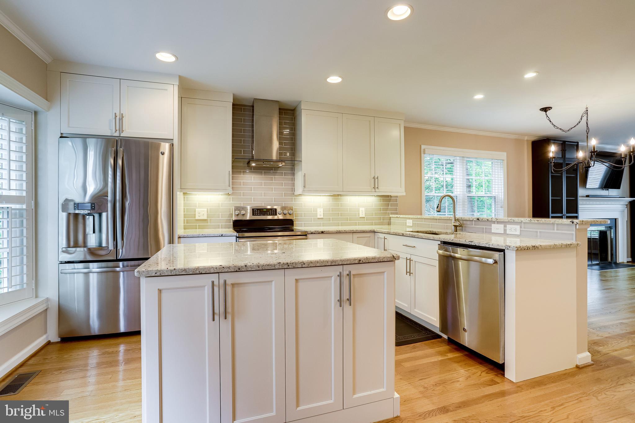 LAUREL MEWS - Residential