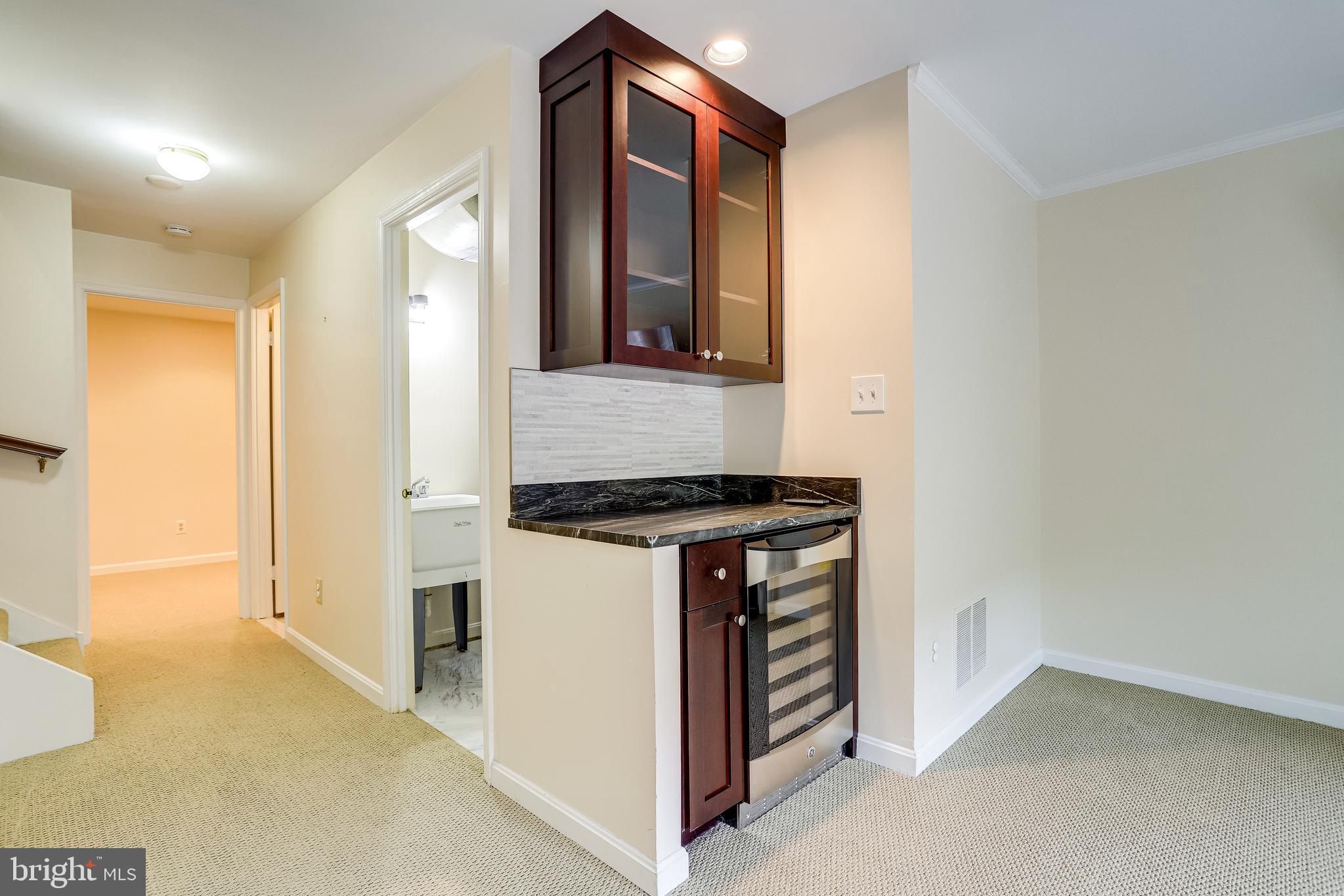 LAUREL MEWS - Residential