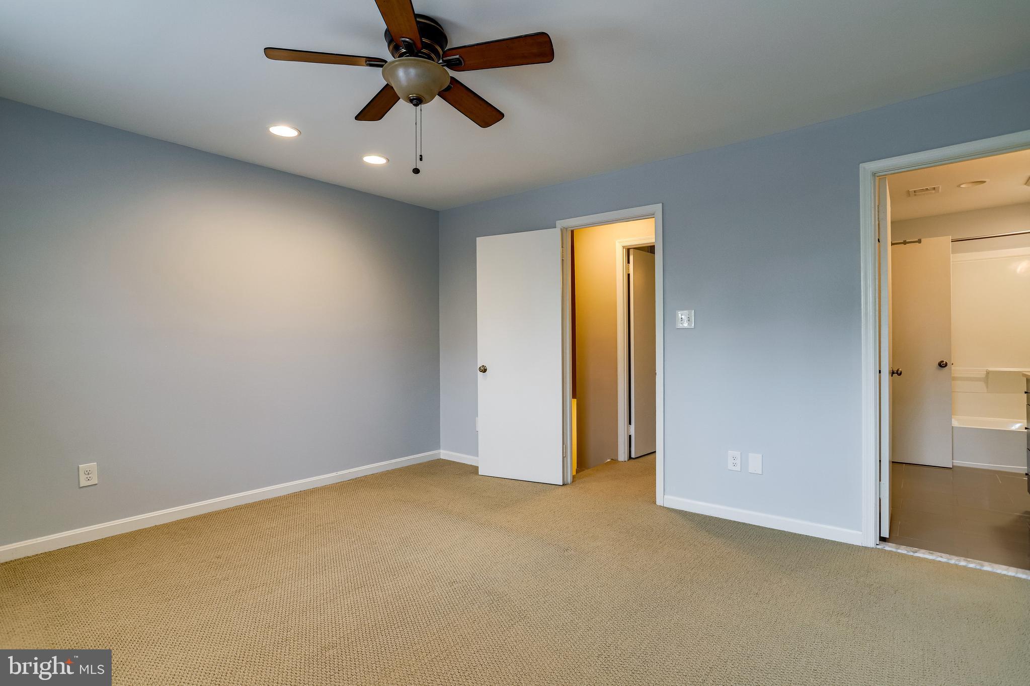 LAUREL MEWS - Residential