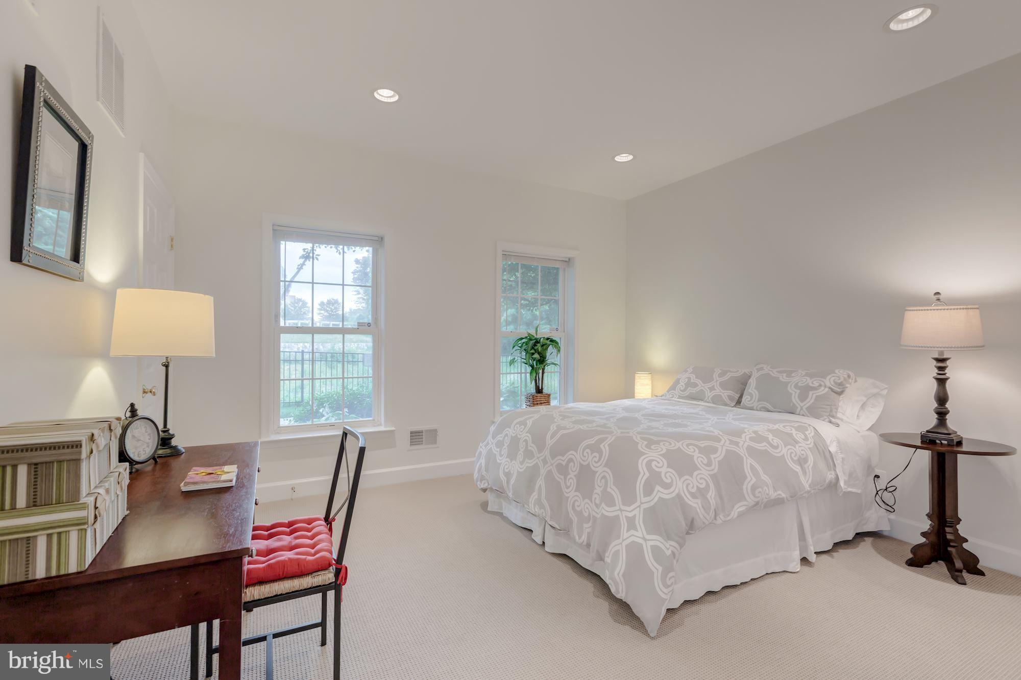 PAVILIONS AT HUNTINGTON - Residential