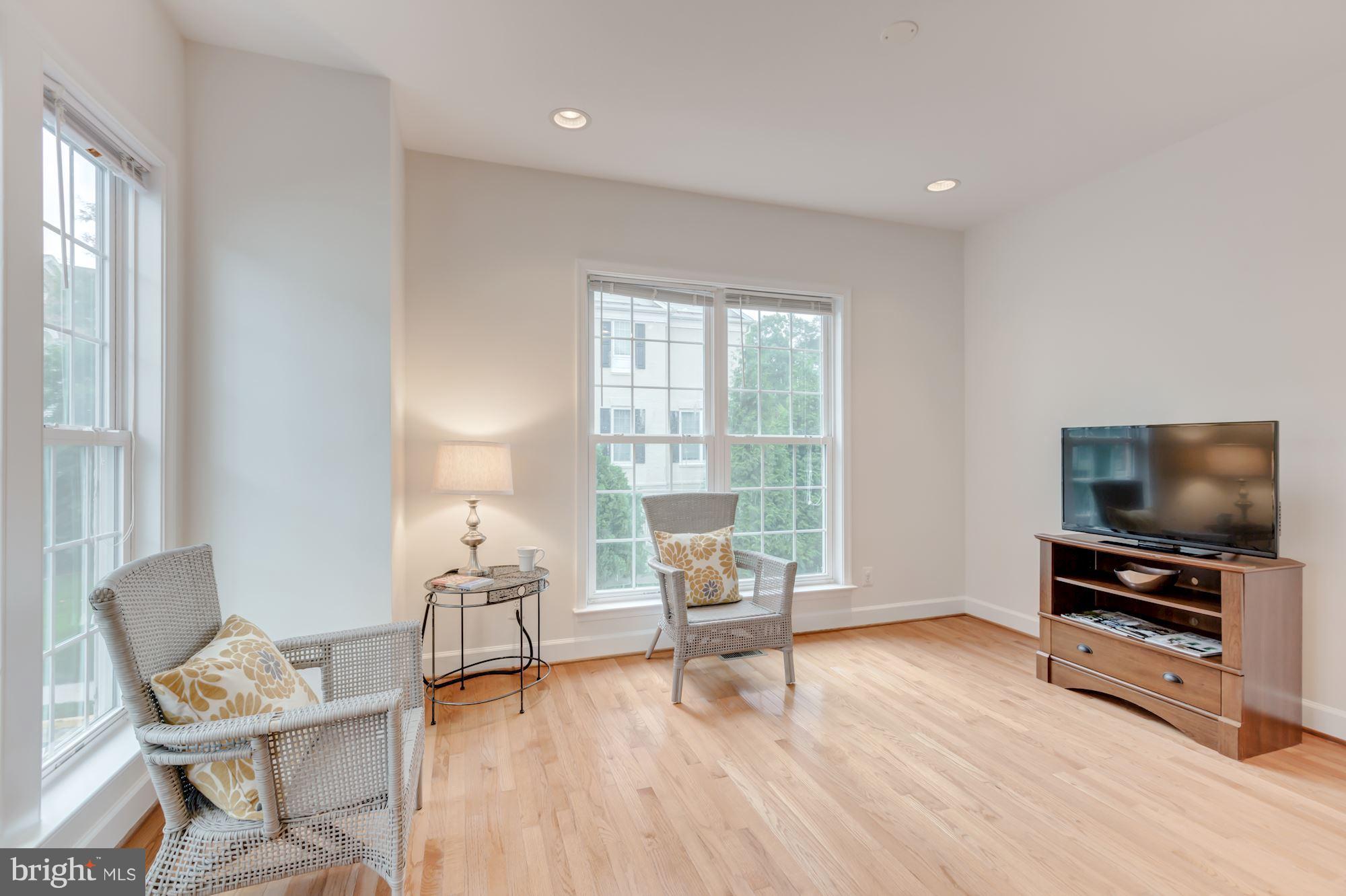 PAVILIONS AT HUNTINGTON - Residential