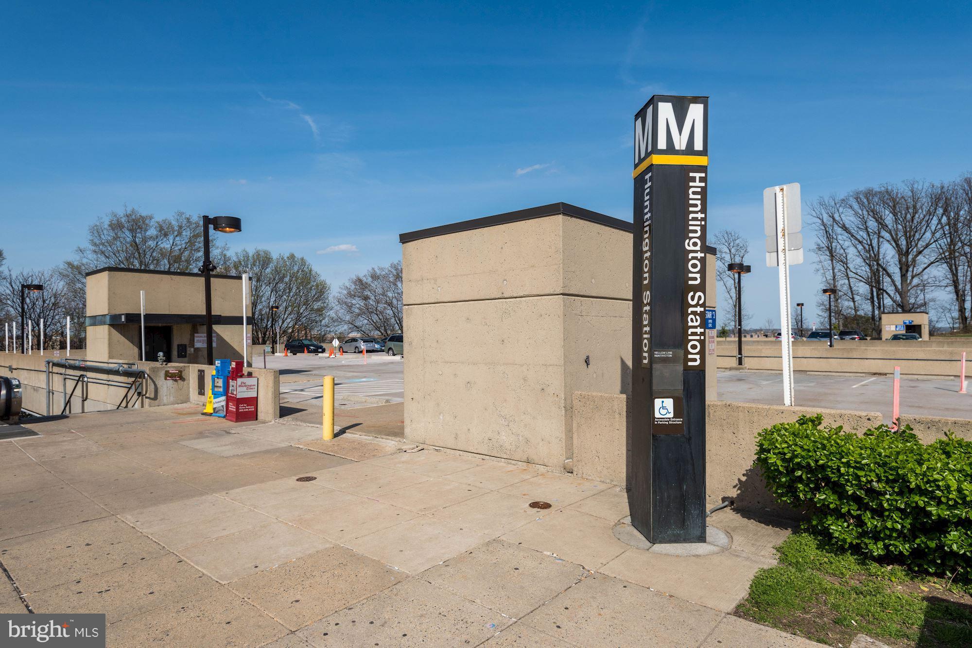 PAVILIONS AT HUNTINGTON - Residential