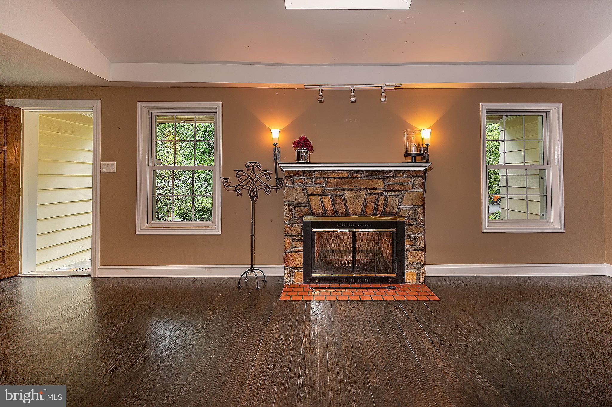 DEVONSHIRE GARDENS - Residential Lease