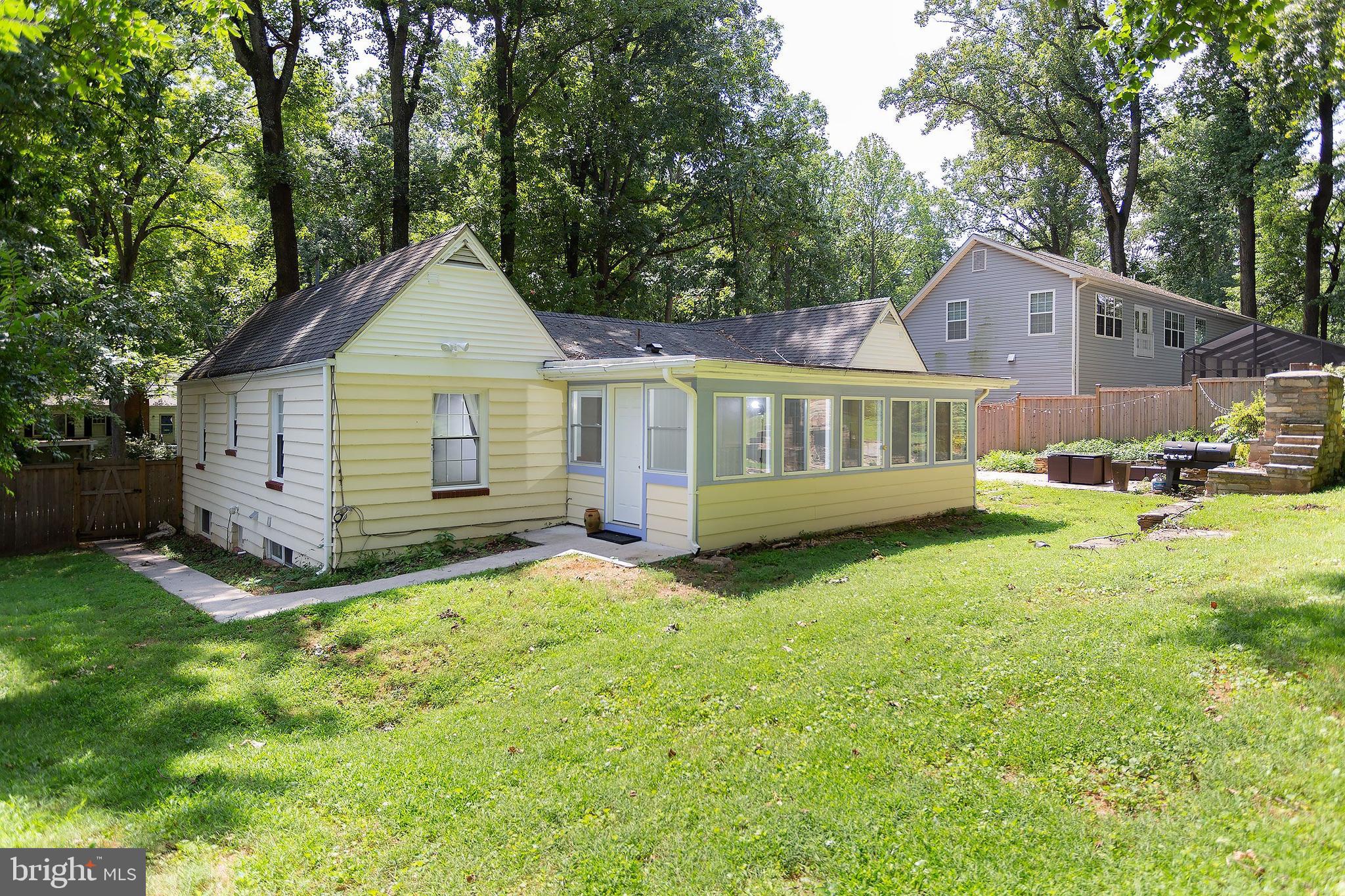 DEVONSHIRE GARDENS - Residential Lease