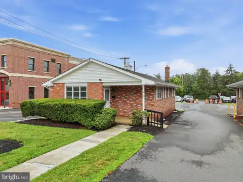 MLS: NJCD2122094