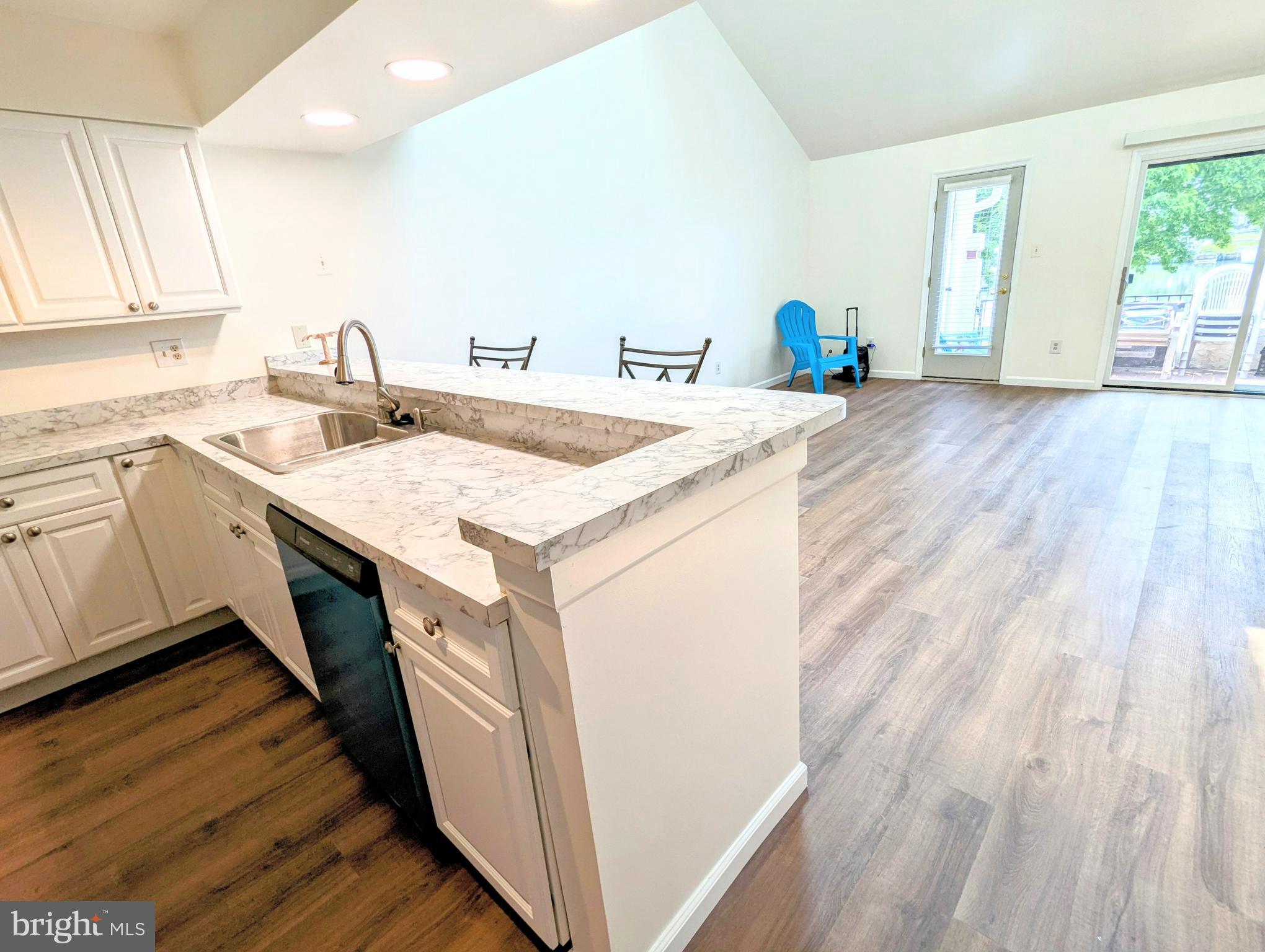 QUEENS LANDING - Residential Lease