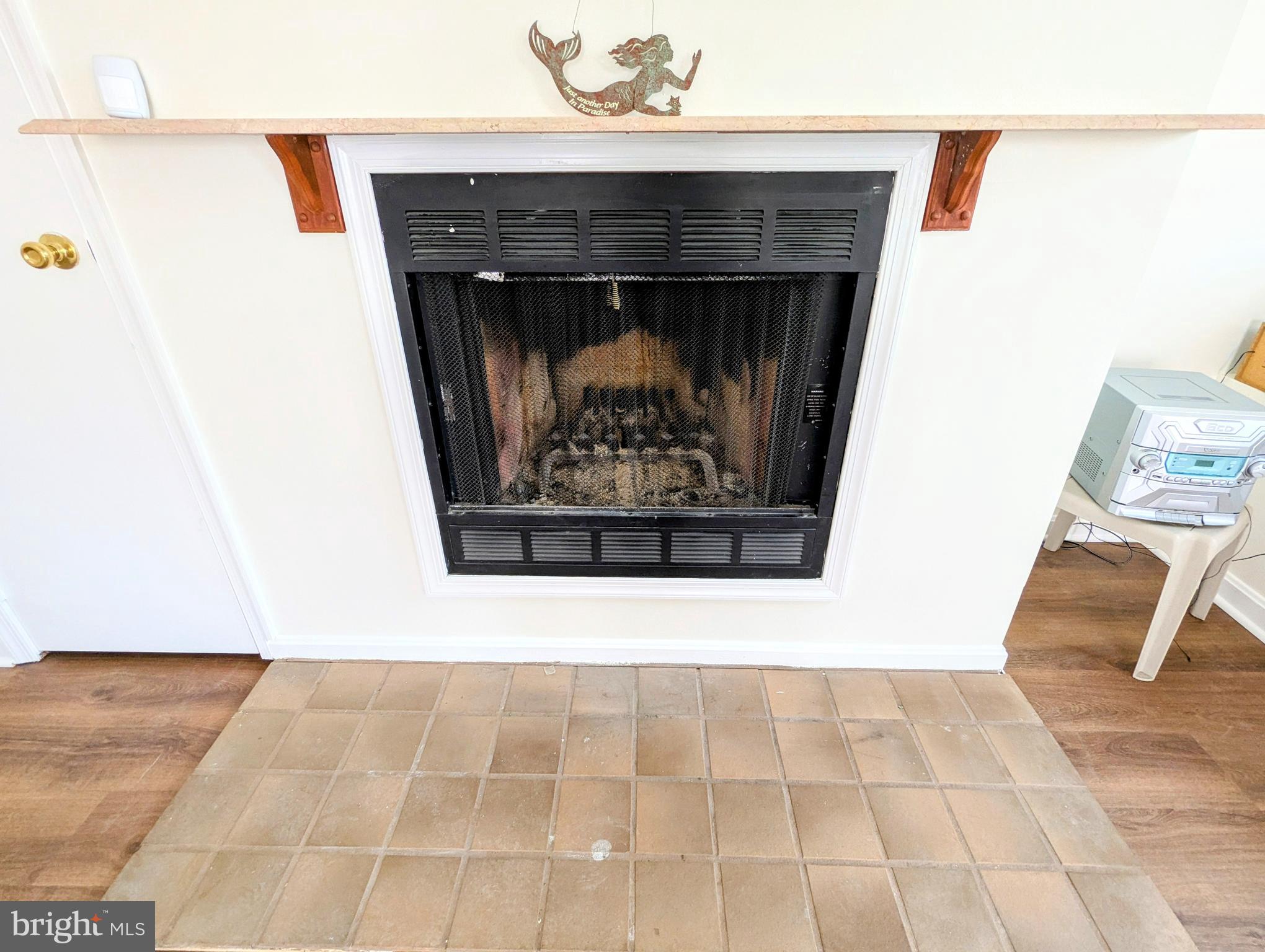 QUEENS LANDING - Residential Lease