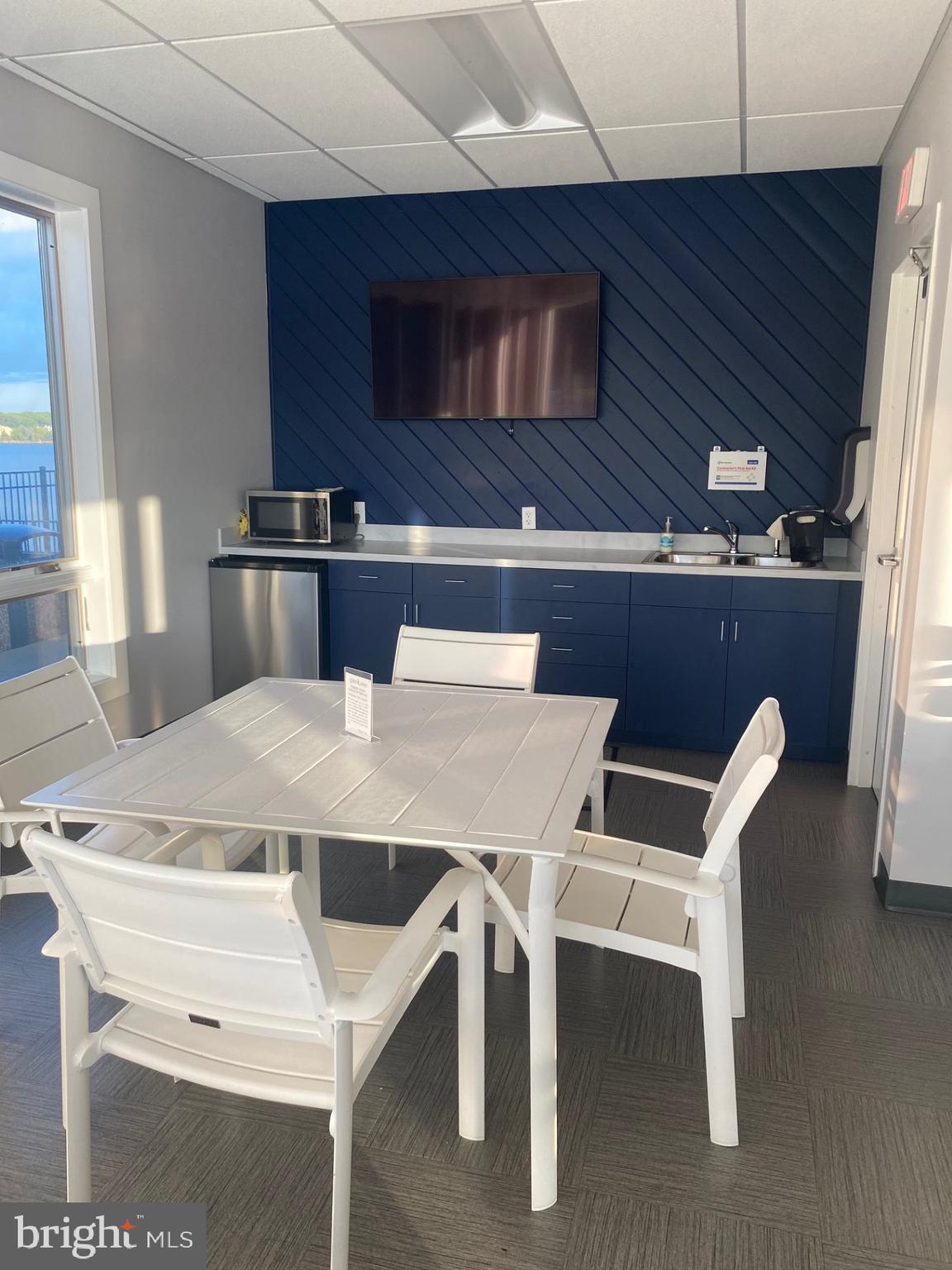 QUEENS LANDING - Residential Lease