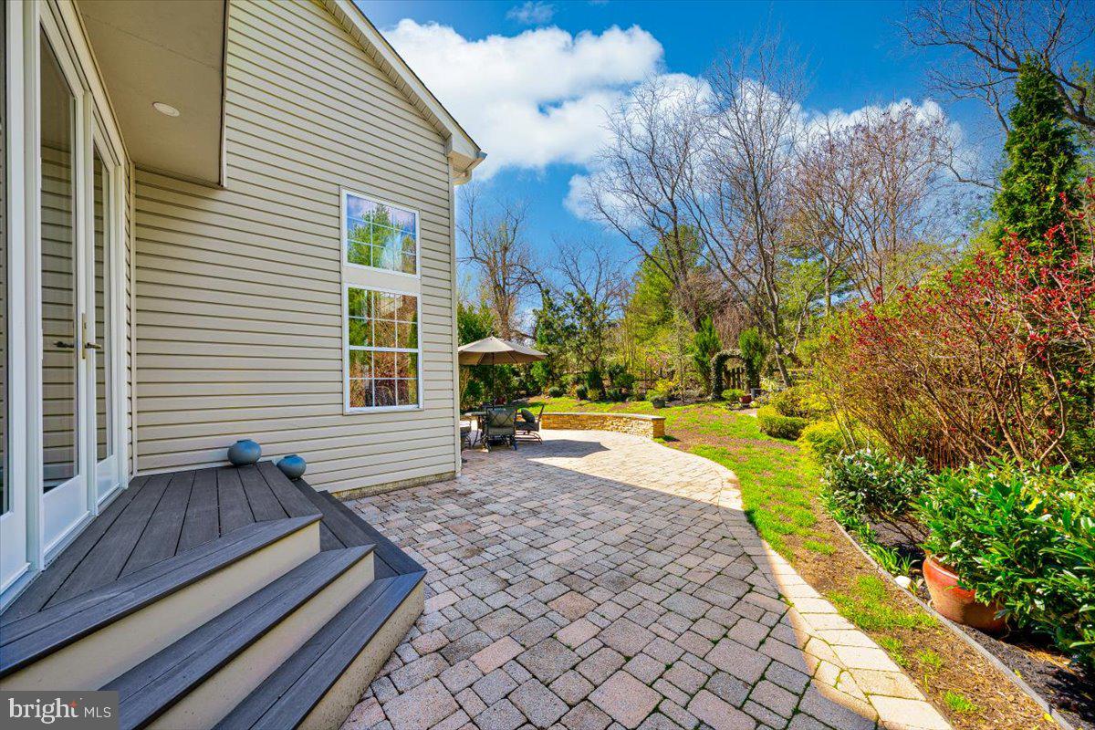 VILLAGE OF RIVER HILL - Residential