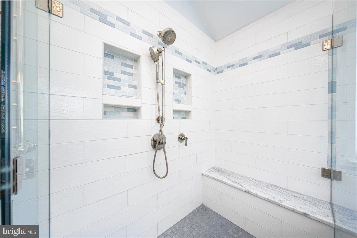 VILLAGE OF RIVER HILL - Residential