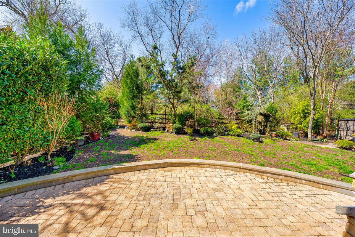 VILLAGE OF RIVER HILL - Residential