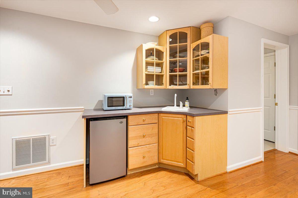 VILLAGE OF RIVER HILL - Residential