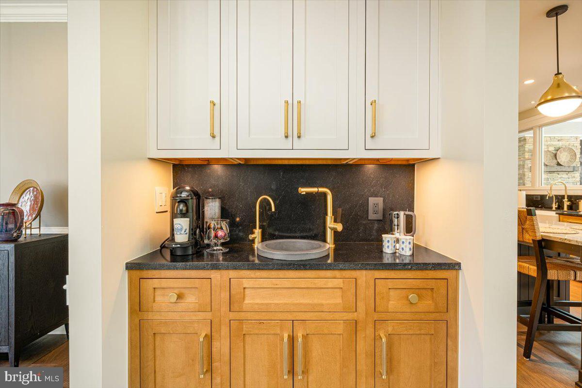 VILLAGE OF RIVER HILL - Residential