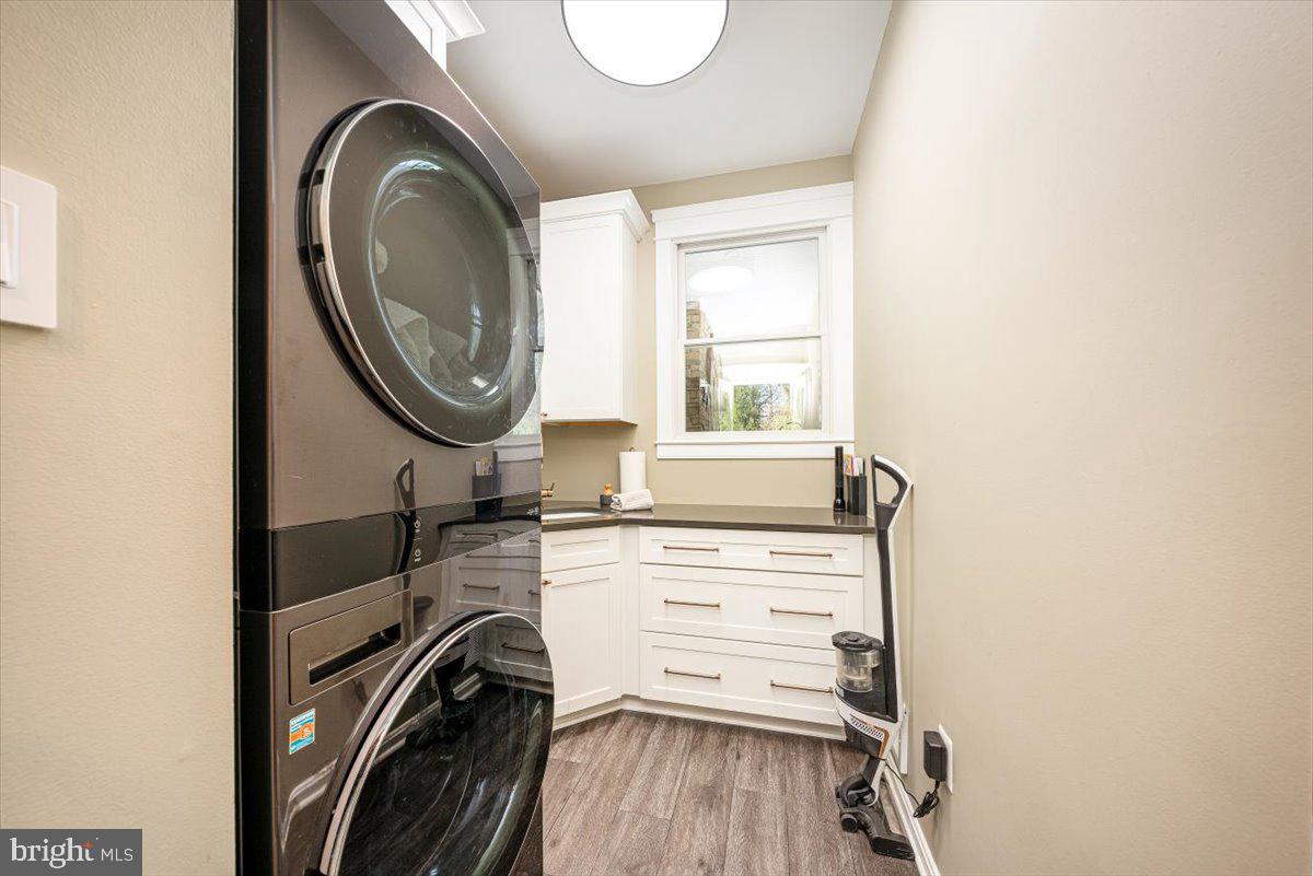 VILLAGE OF RIVER HILL - Residential