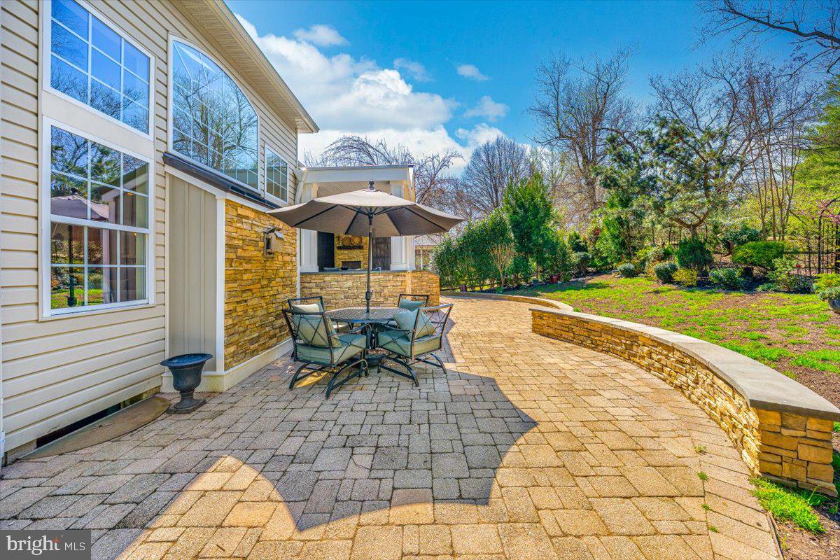 VILLAGE OF RIVER HILL - Residential