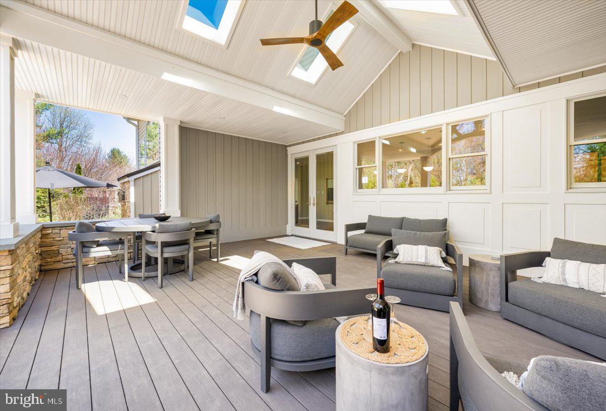 VILLAGE OF RIVER HILL - Residential