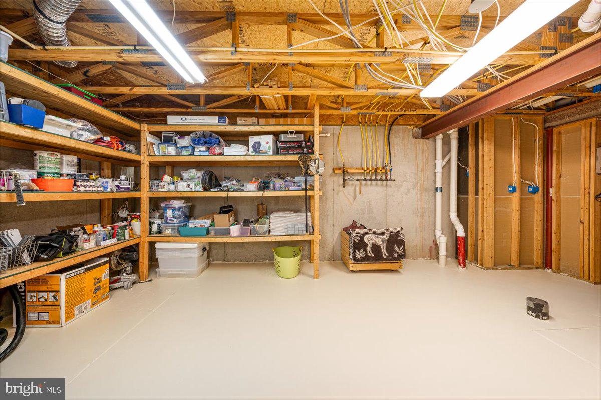 VILLAGE OF RIVER HILL - Residential