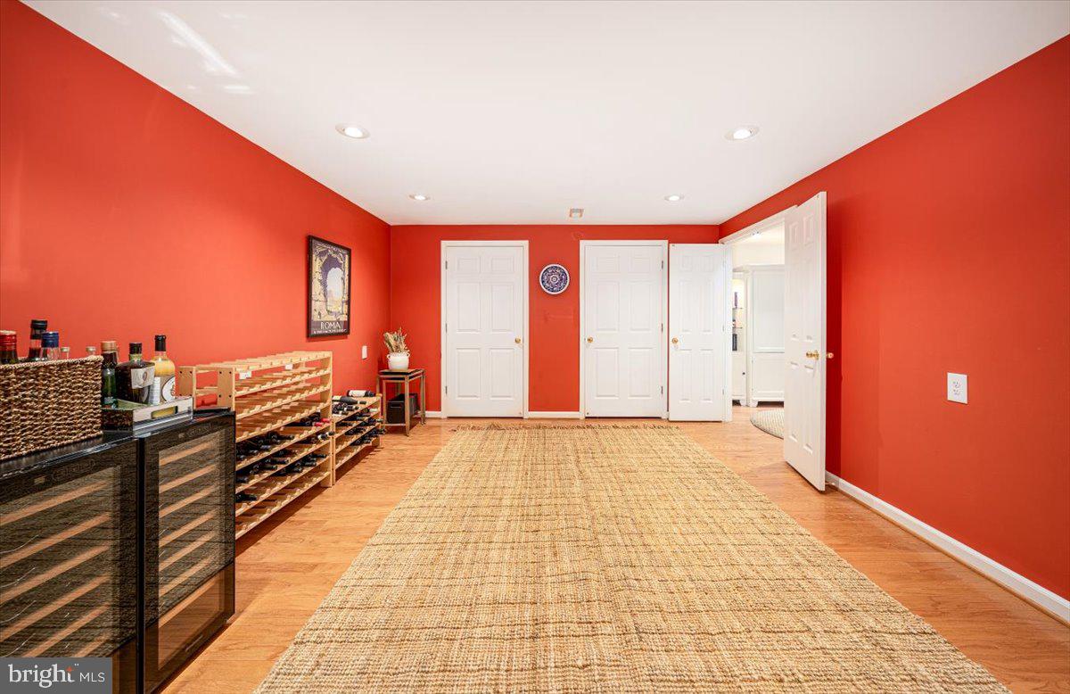 VILLAGE OF RIVER HILL - Residential