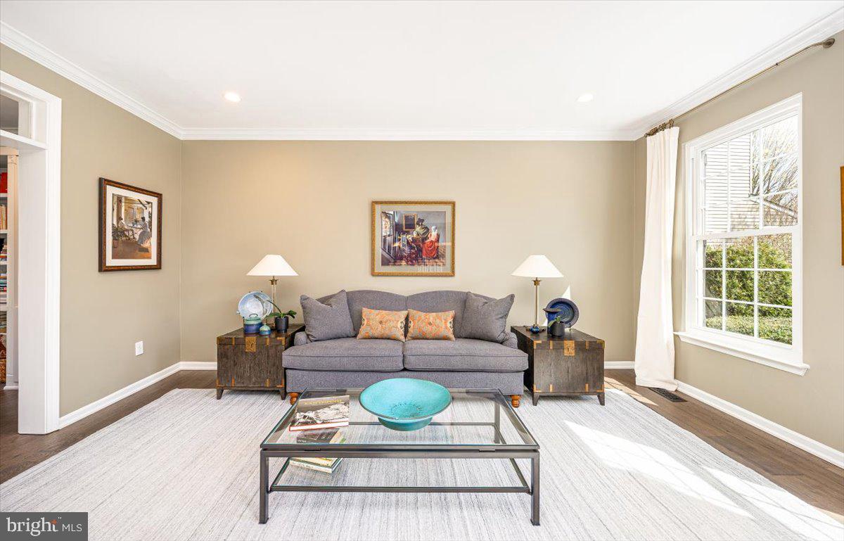 VILLAGE OF RIVER HILL - Residential