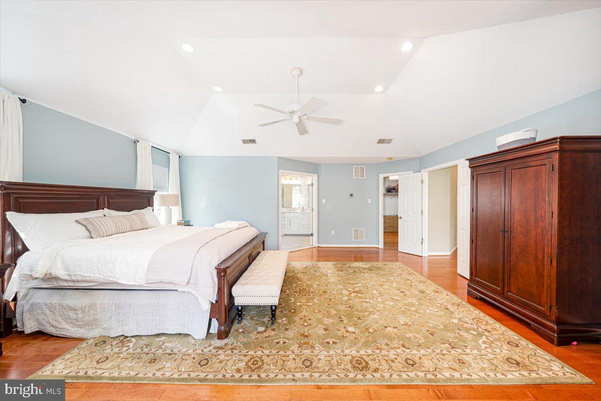 VILLAGE OF RIVER HILL - Residential