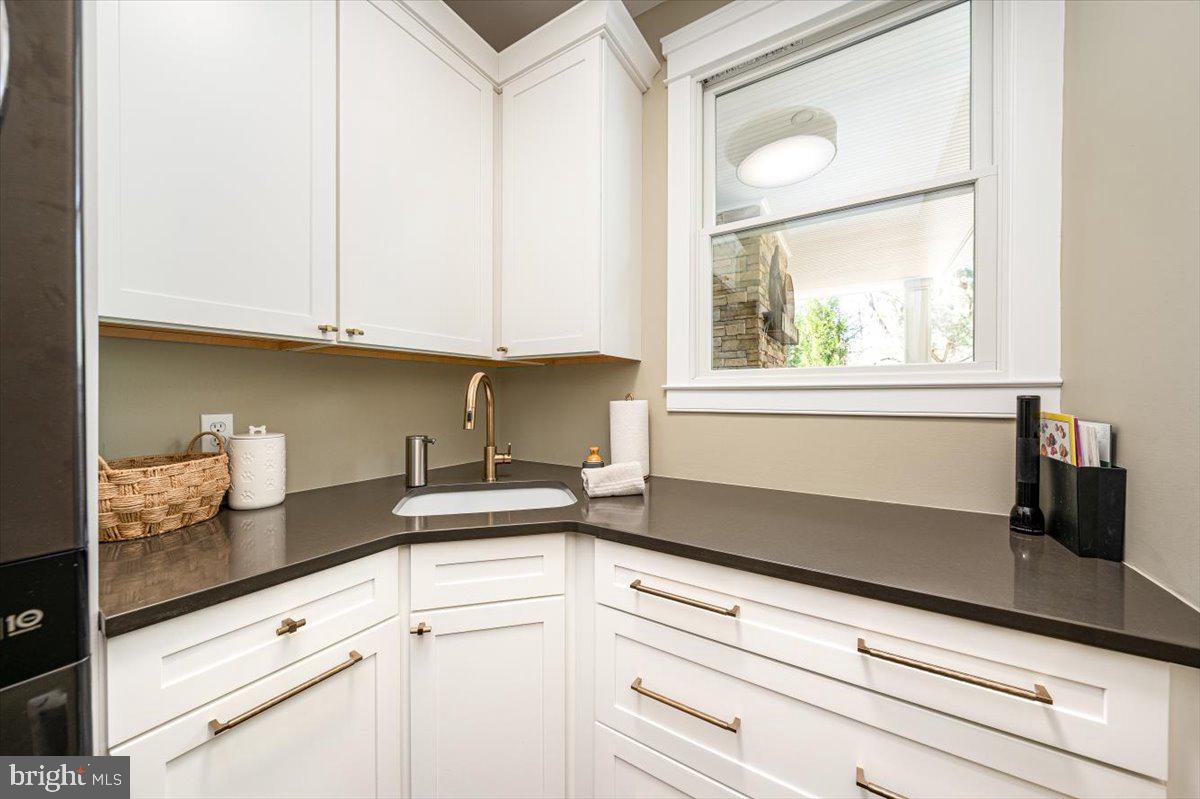 VILLAGE OF RIVER HILL - Residential