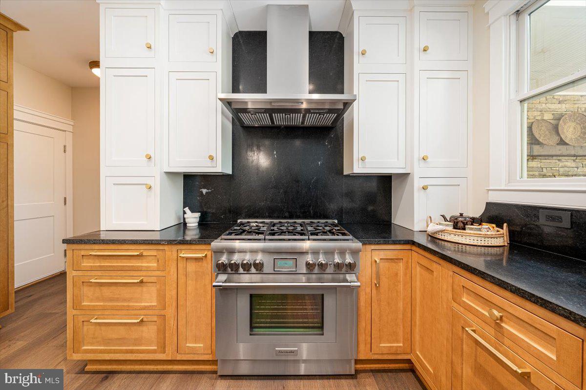 VILLAGE OF RIVER HILL - Residential