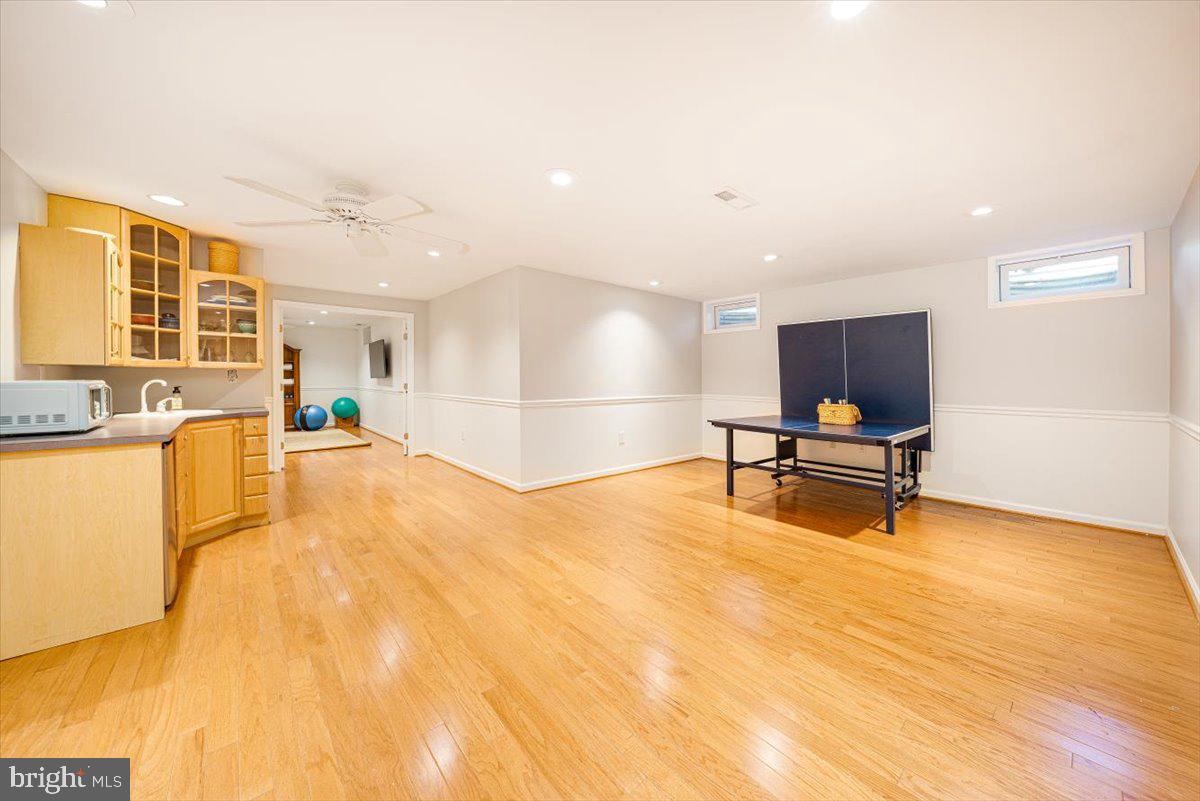 VILLAGE OF RIVER HILL - Residential