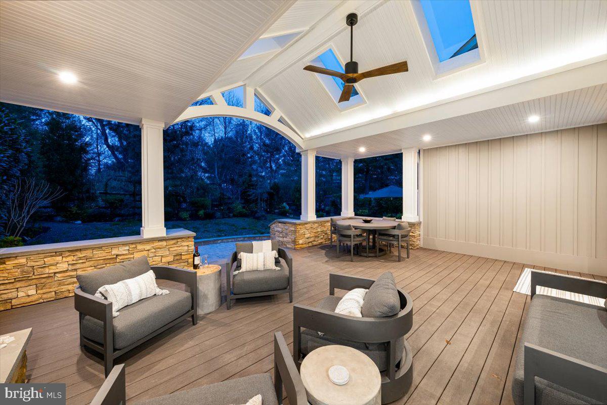 VILLAGE OF RIVER HILL - Residential