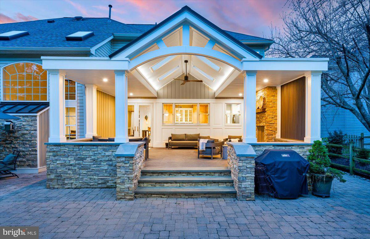 VILLAGE OF RIVER HILL - Residential