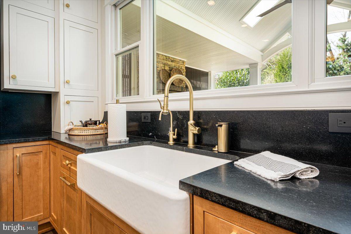 VILLAGE OF RIVER HILL - Residential