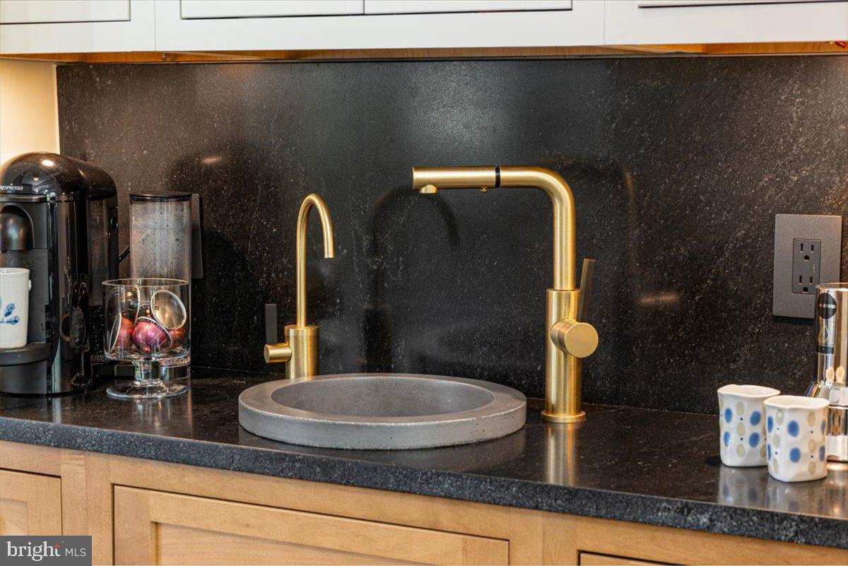 VILLAGE OF RIVER HILL - Residential